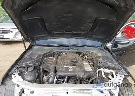 2016 Mercedes-Benz C 300 4Matic/Luxury 4Matic/Sport 4Matic z USA, uszkodzony, nr VIN 55SWF4KB6GU172347